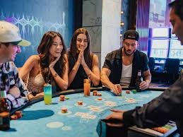 Antarmuka permainan Bigger Bass Bonanza di nusototo dengan gulungan tema ikan dan simbol air